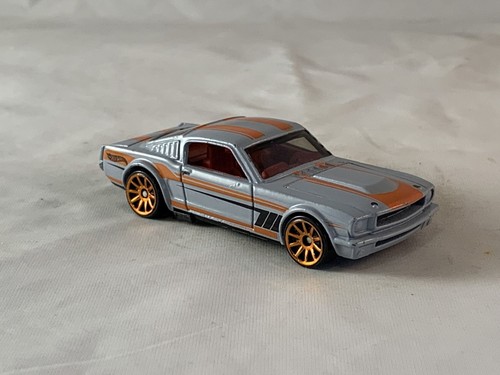 Hot wheels 1965 ford mustang - hot,