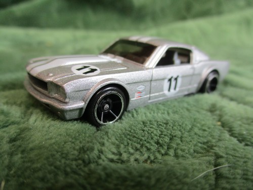 Hot wheels loose 65 - hot,